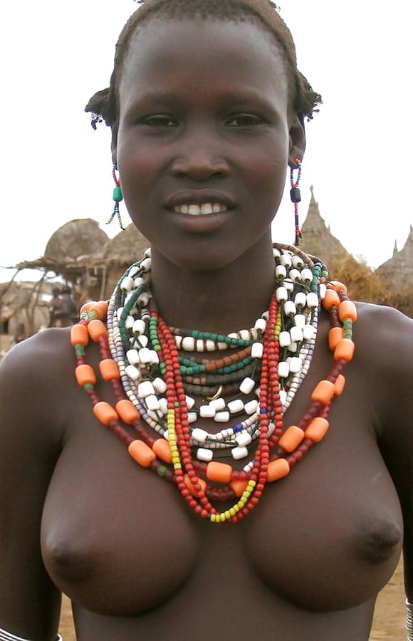 アフリカの部族の女の子
 #96299648