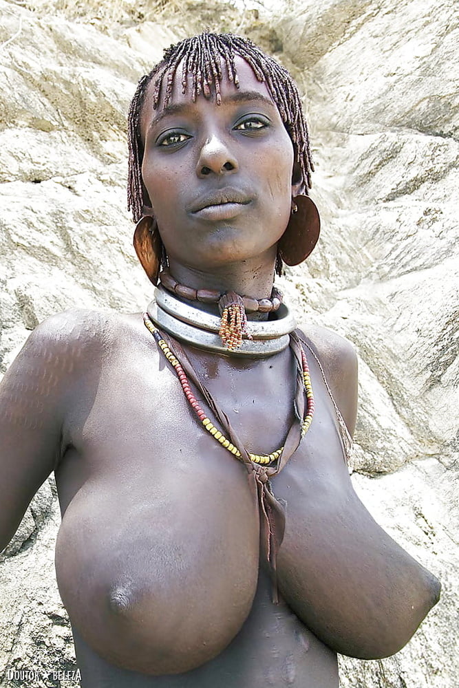 アフリカの部族の女の子
 #96299658