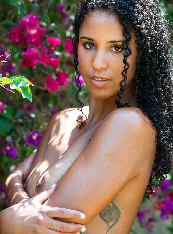 Katharina Hale desnuda #108131238