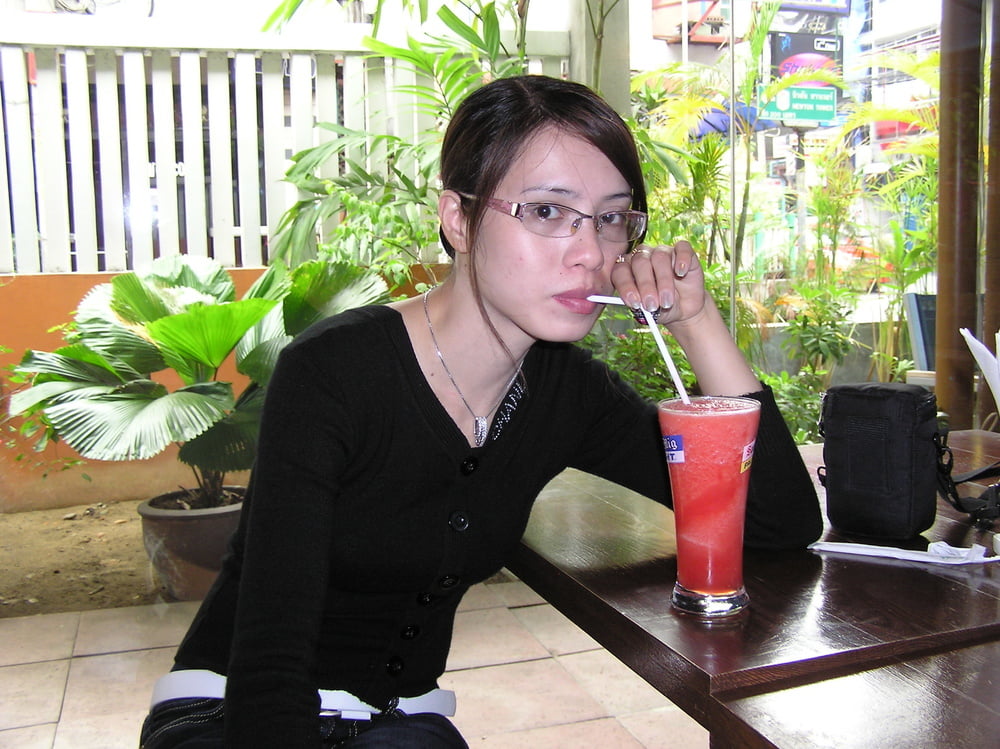 Vietnamesisches Mädchen Yana ausgesetzt
 #105429667