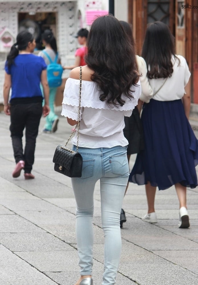 Voyeur asiático 1
 #103490756