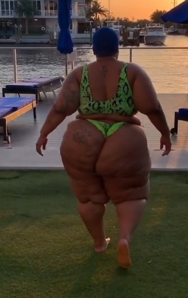 Caught this big booty black bbw walking while on vacatiom #91518473