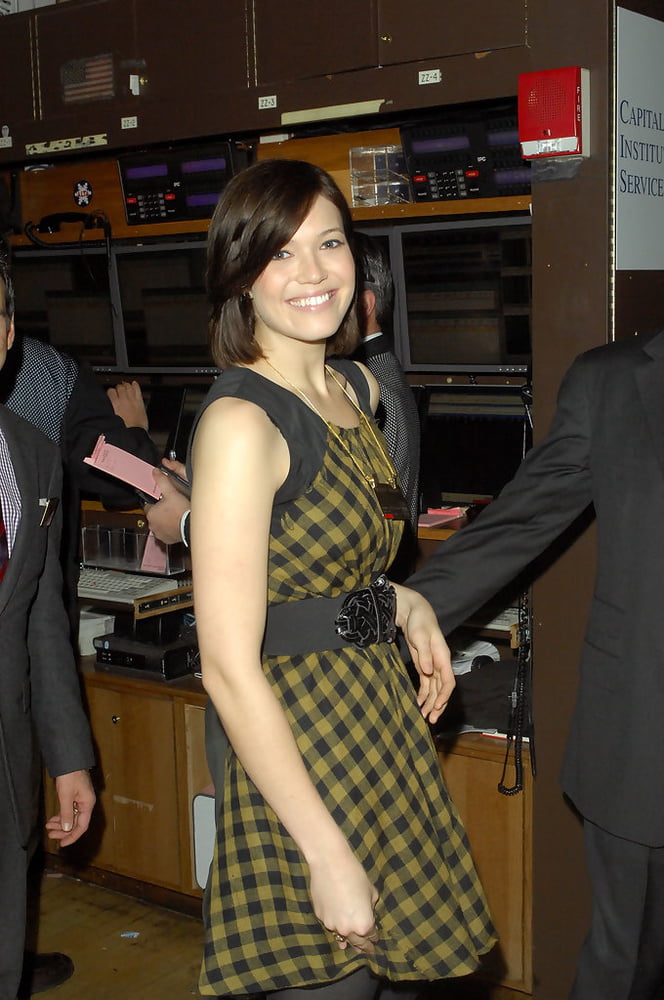 Mandy Moore - COACH Rings the NYSE Opening Bell (12 Dec 2008 #82737885