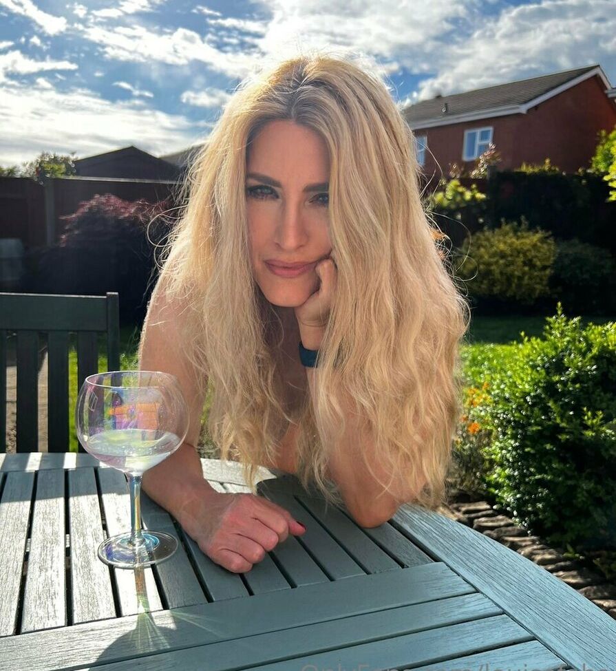 Louisefabs desnuda #108167222