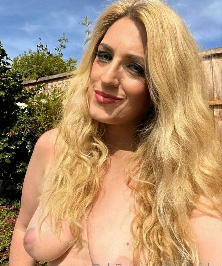 Louisefabs desnuda #108167254