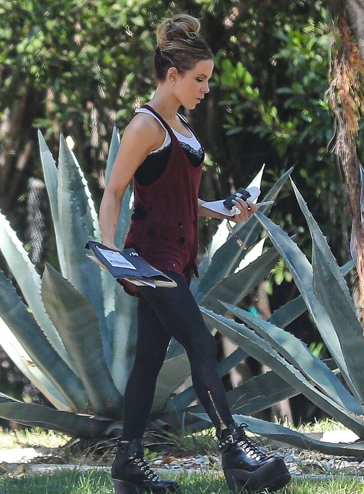 Kate Beckinsale desnuda #107969646