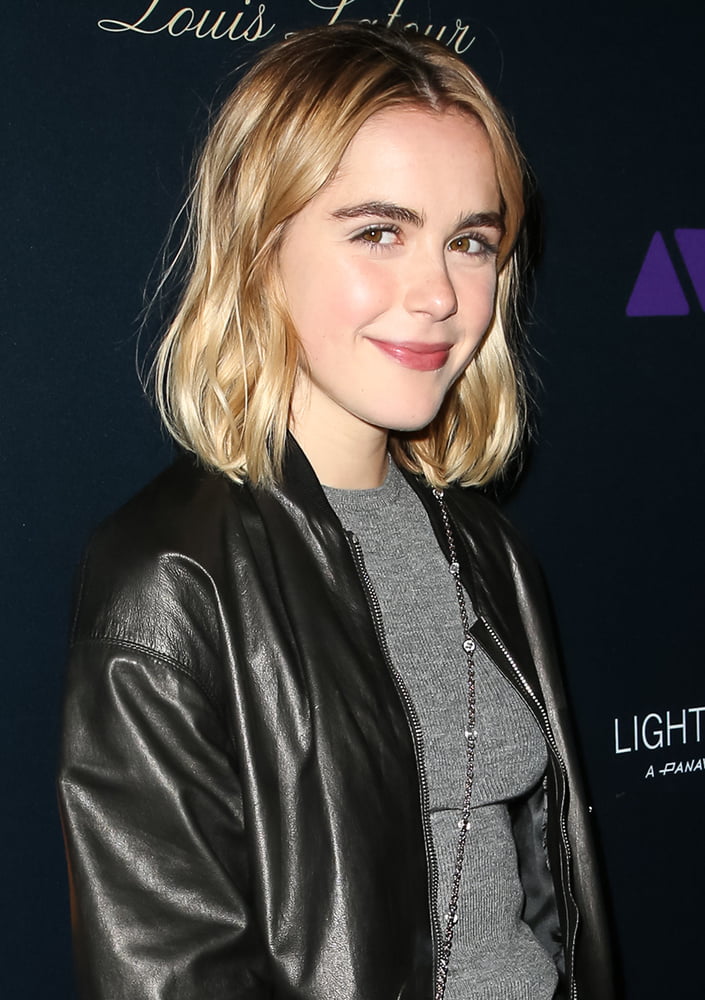 Kiernan shipka 5
 #87354205