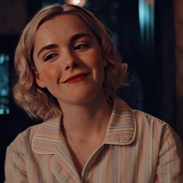 Kiernan shipka 5
 #87354303