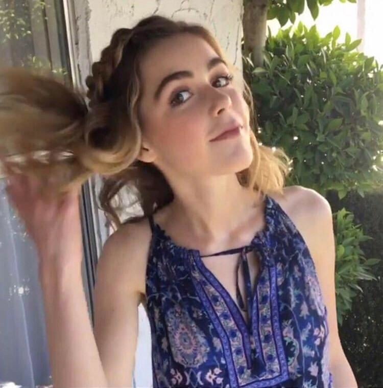 Kiernan shipka 5
 #87354495