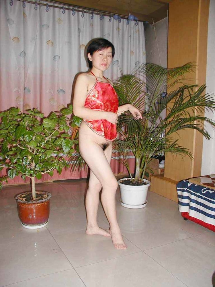 Chinesische Frau
 #103731428
