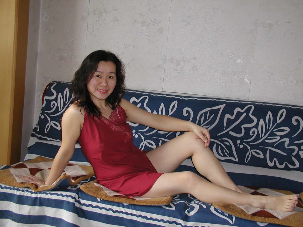 Chinesische Frau
 #103731560