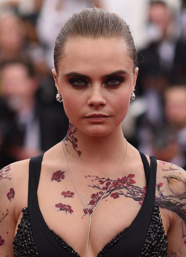 Cara delevingne lei è calda
 #98122938