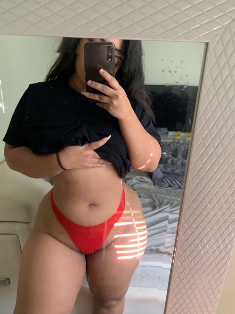 Curvy Indian Poision #101881416