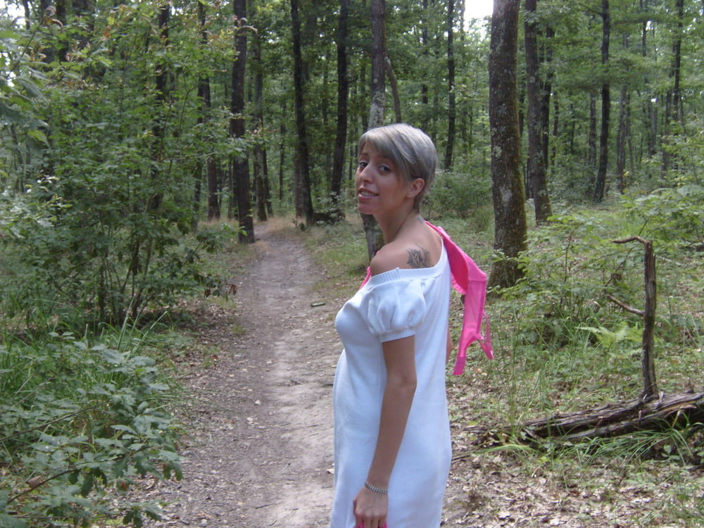 Francia babe
 #103897460