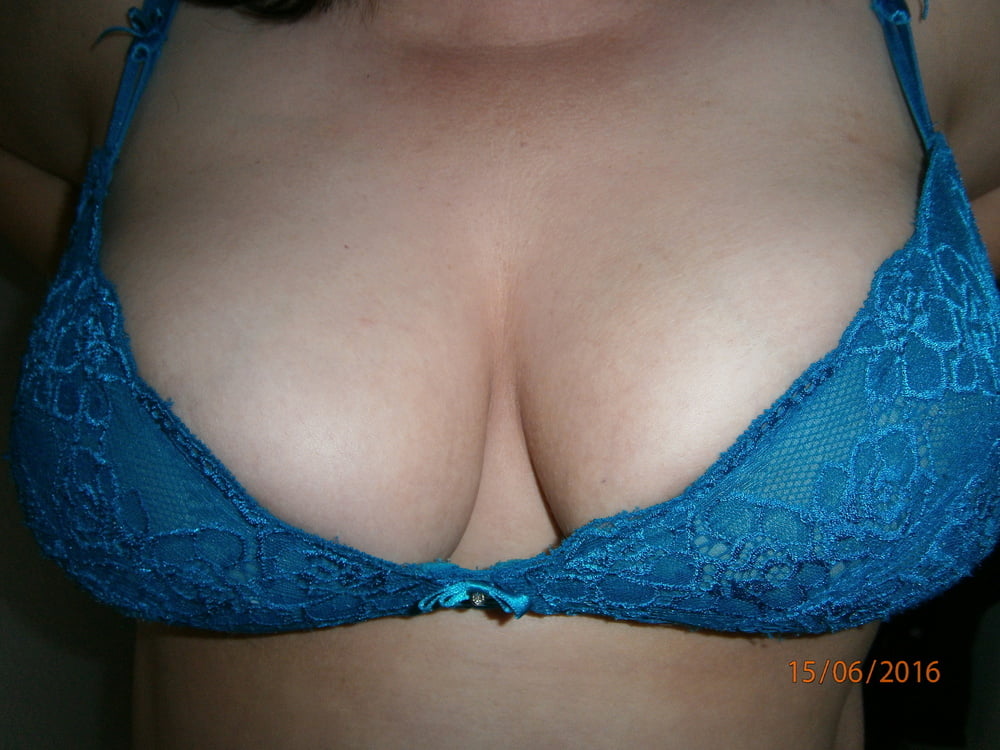 Mi mujer en bragas azules
 #102470557