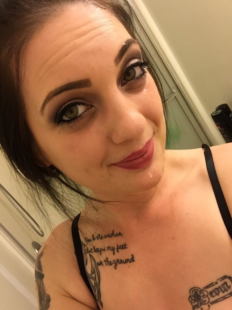 Tattooed emo cumslut Freundin ausgesetzt
 #99687244