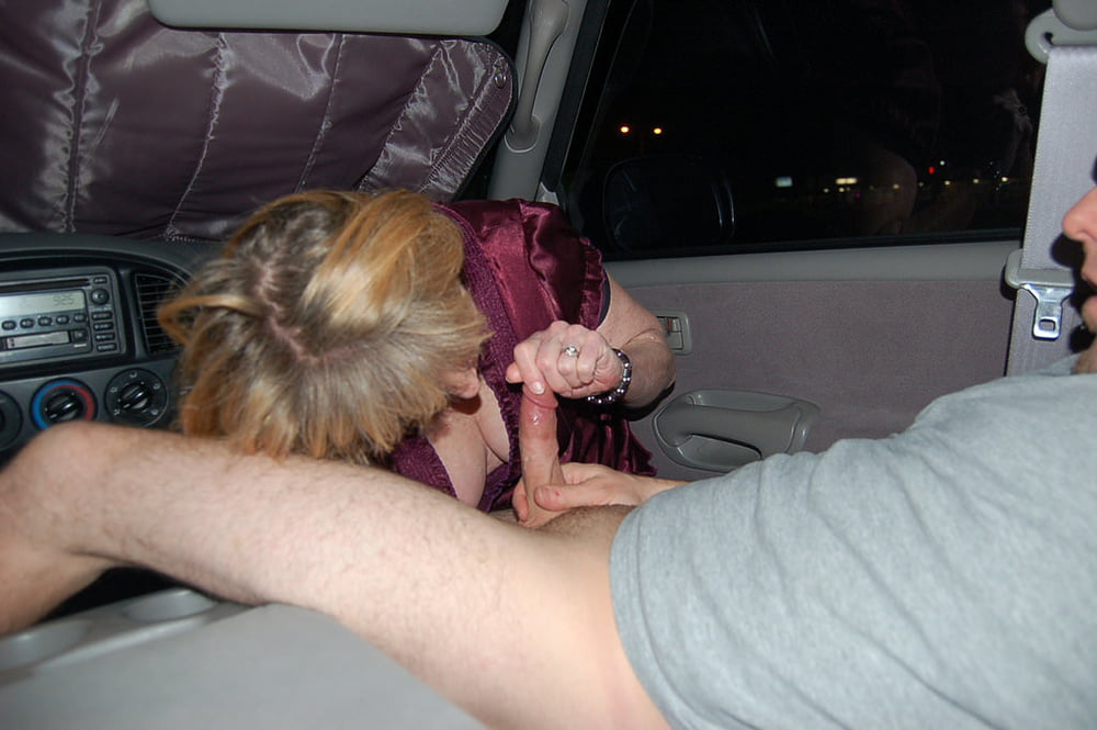 Esposas putas dando bj's a extraños en autos
 #105633836