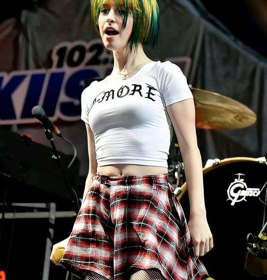 Hayley Williams nude #109039391