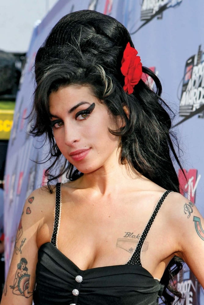 Amy Winehouse #95987285