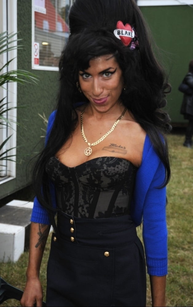 Amy winehouse
 #95987349