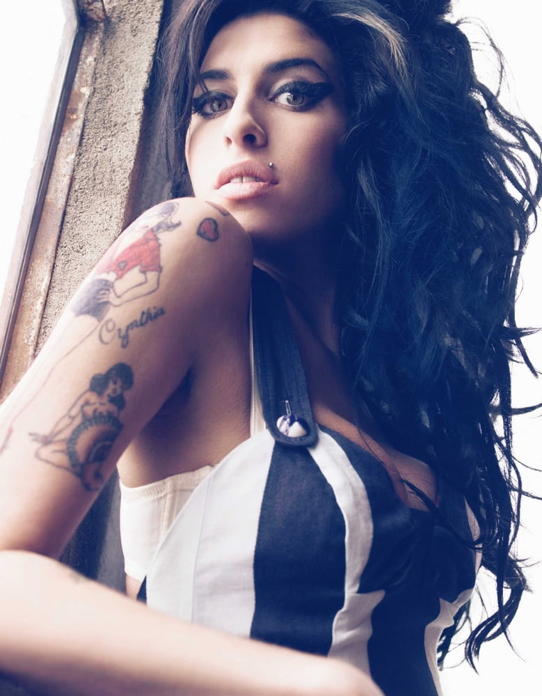 Amy Winehouse #95987380