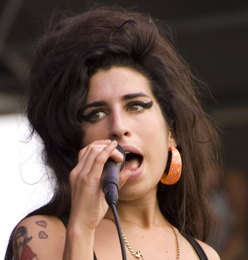 Amy winehouse
 #95987394