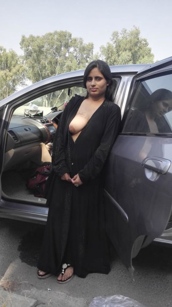 Bhabi nue en public neha bhabhi a apporté ses seins ouverts ri
 #105563807