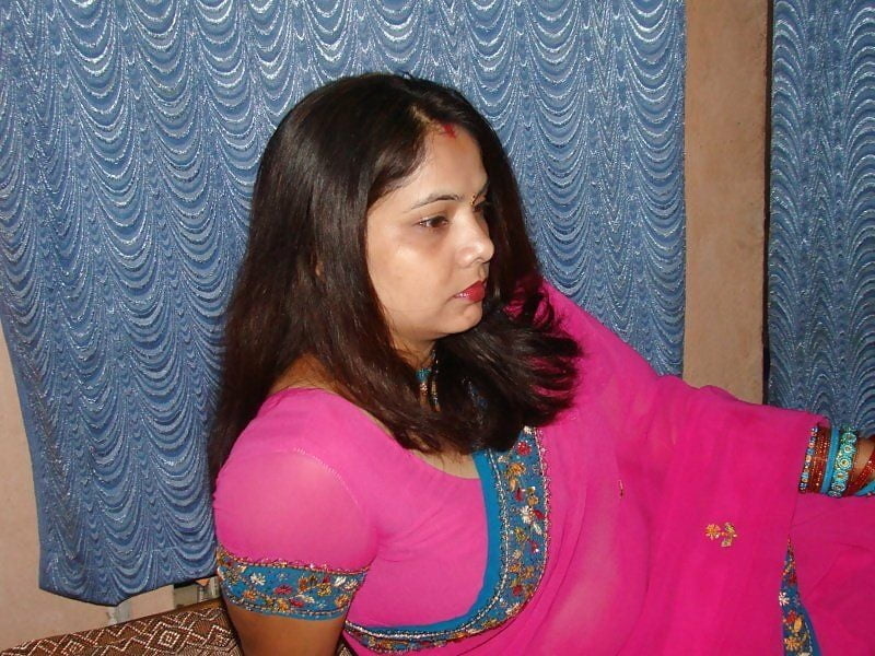 Bhabhi nouvellement mariée
 #82597954