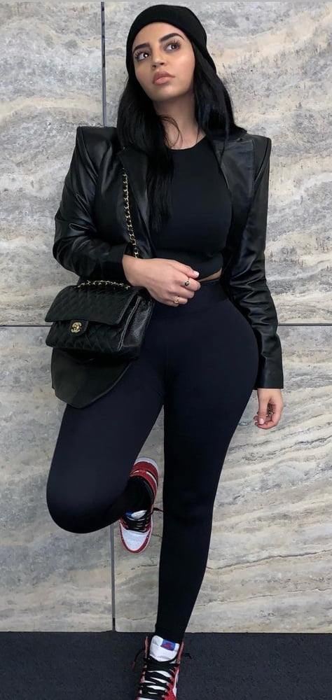 Sexy Schlampen
 #88789578