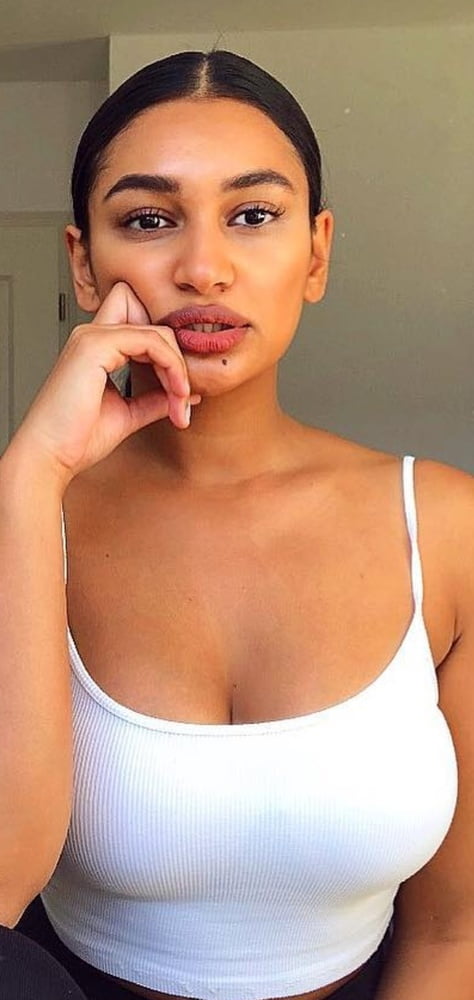 Sexy Schlampen
 #88789617