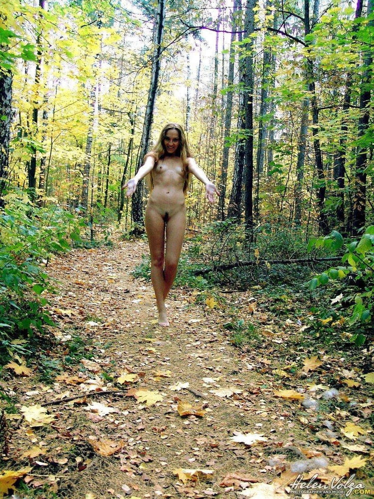 Naked In Forest 4000277