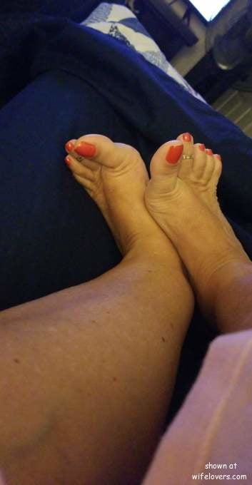 Amateur Wives - 4 #96947622