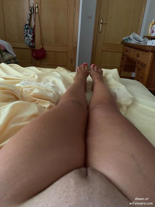 Amateur Wives - 4 #96947669