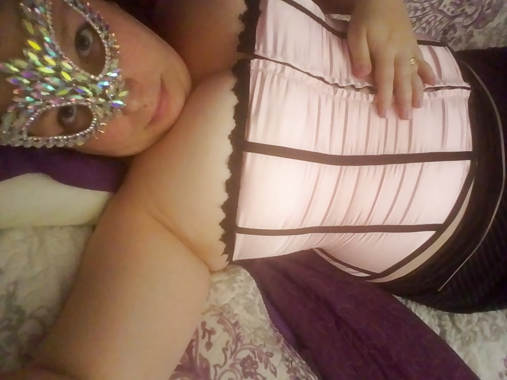 Dainty gonna corsetto rosa e tacchi & maschera di cristallo preferito
 #106719502