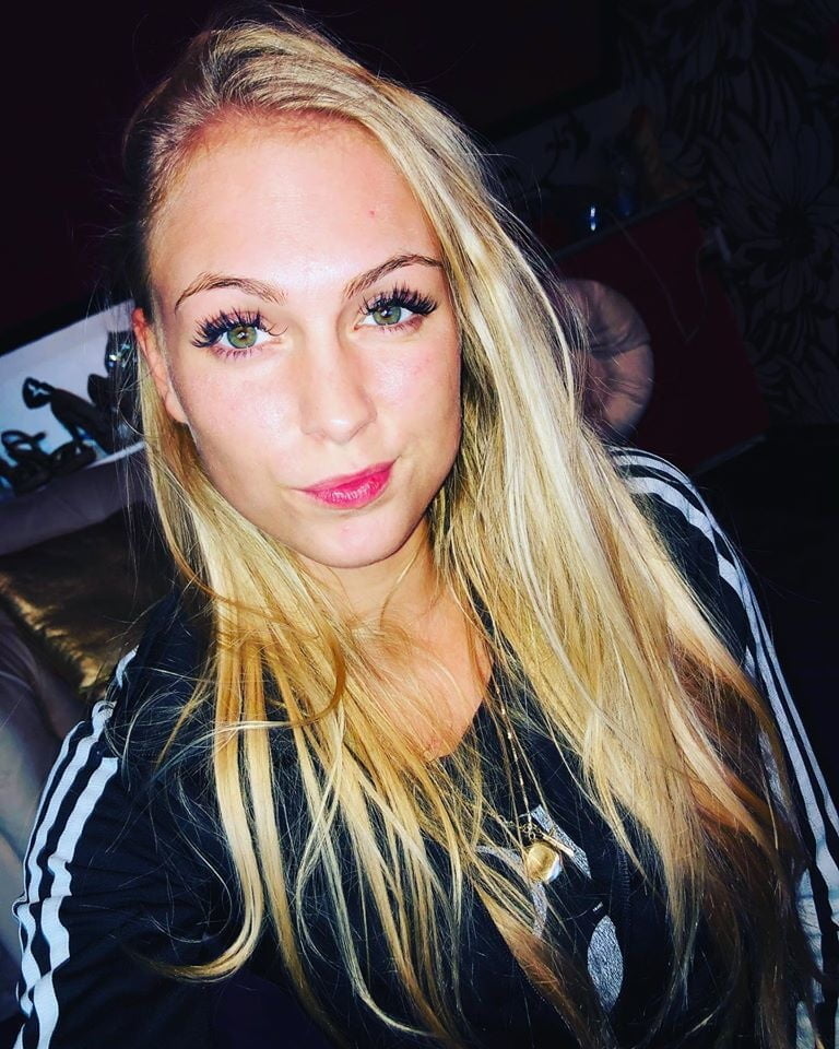 Dutch slut girl Elise aka Siswet19 exposed #82041537