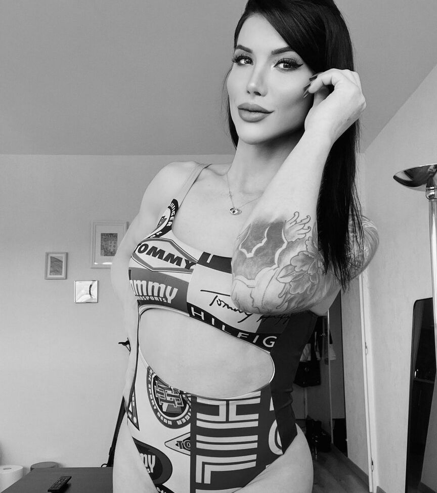 Victória Carvalho desnuda #108319392