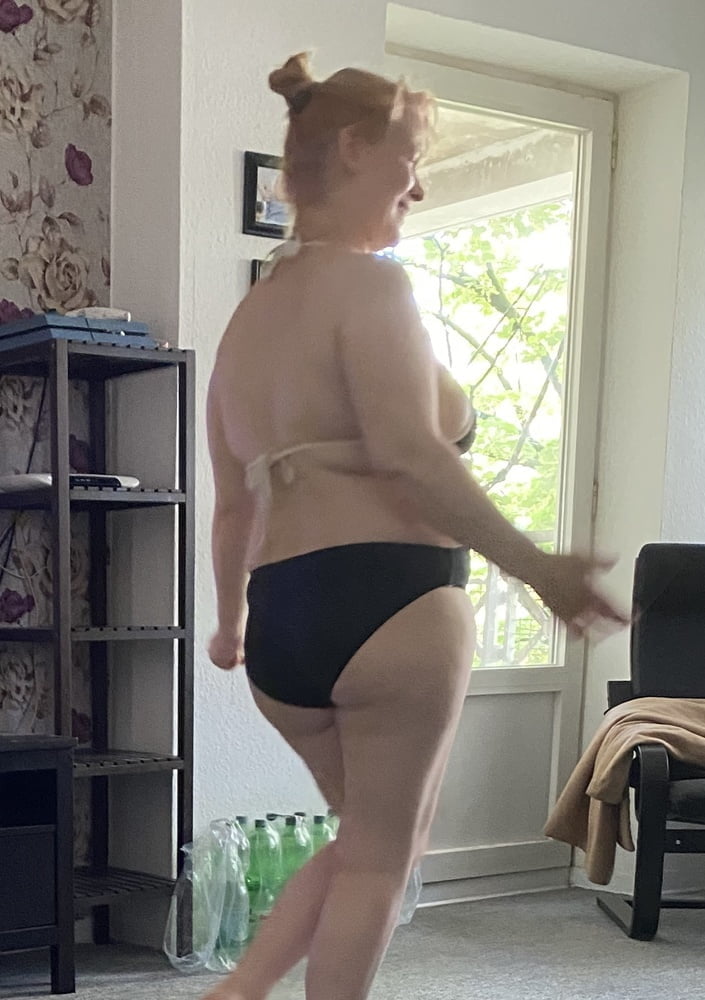 Meine vollbusige Cousine
 #92172958