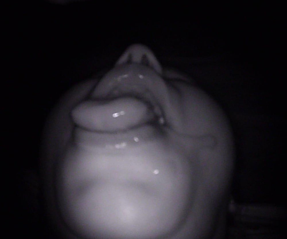 Ehefrau liebt es, Sperma zu saugen und zu schlucken.
 #104428251