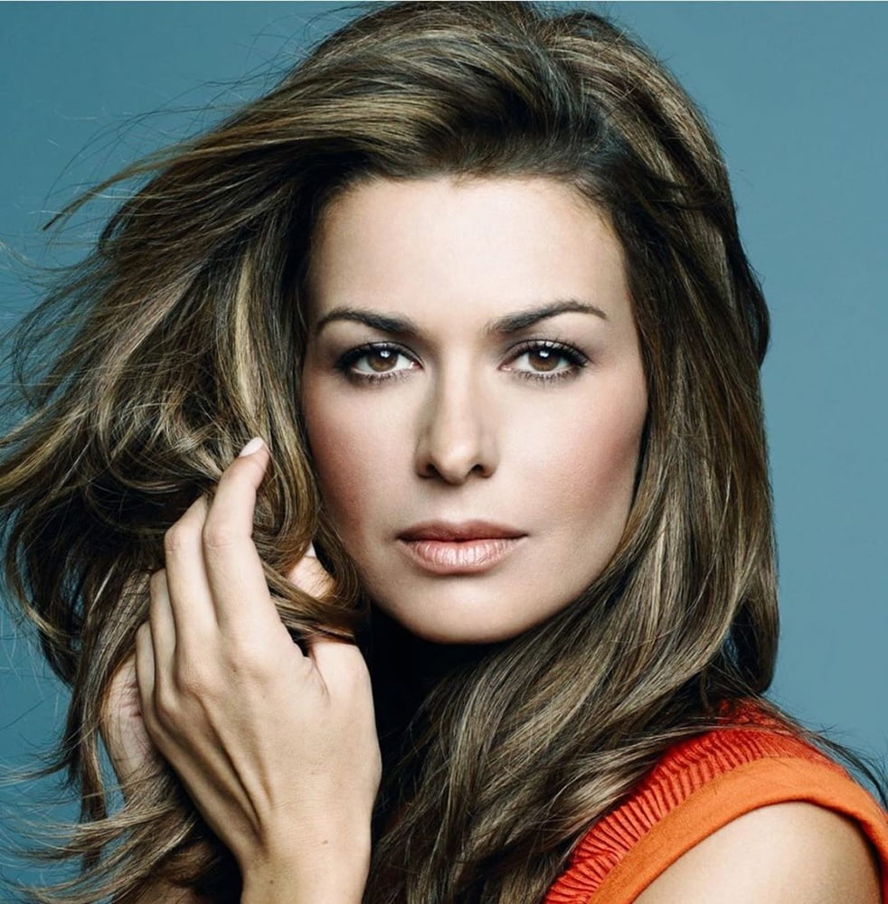 Tzina alimonou
 #89829426