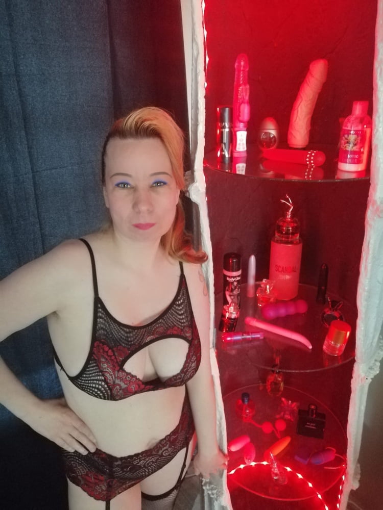 Black and red lingerie 2 juli 2020 #90817529