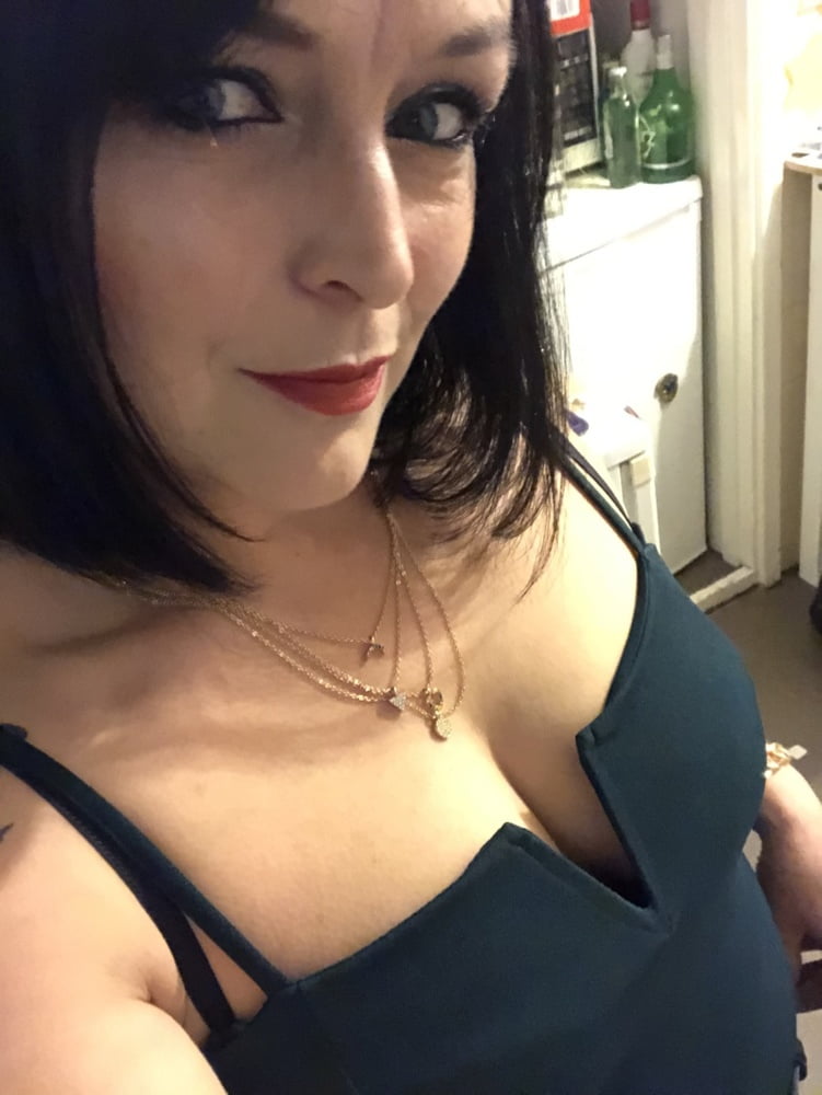 Mature faces I would like to splash my load over #102659131