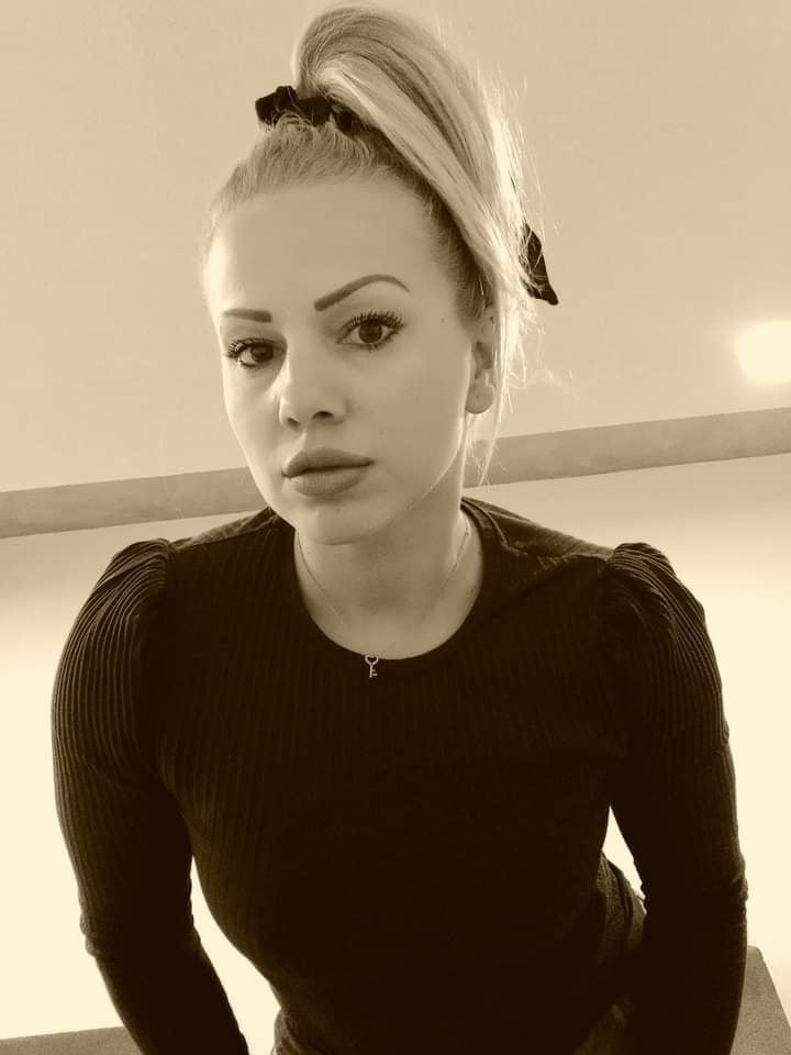 Aida aus Bosnien doboj tuzla sexy blonde babe
 #87602163