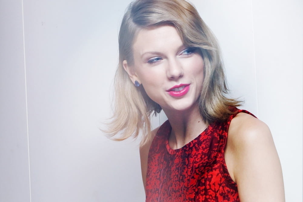 Taylor swift schlaganfall material
 #87464464