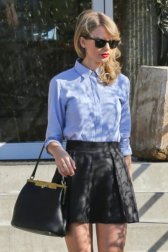 Taylor Swift Stroke Material #87464488