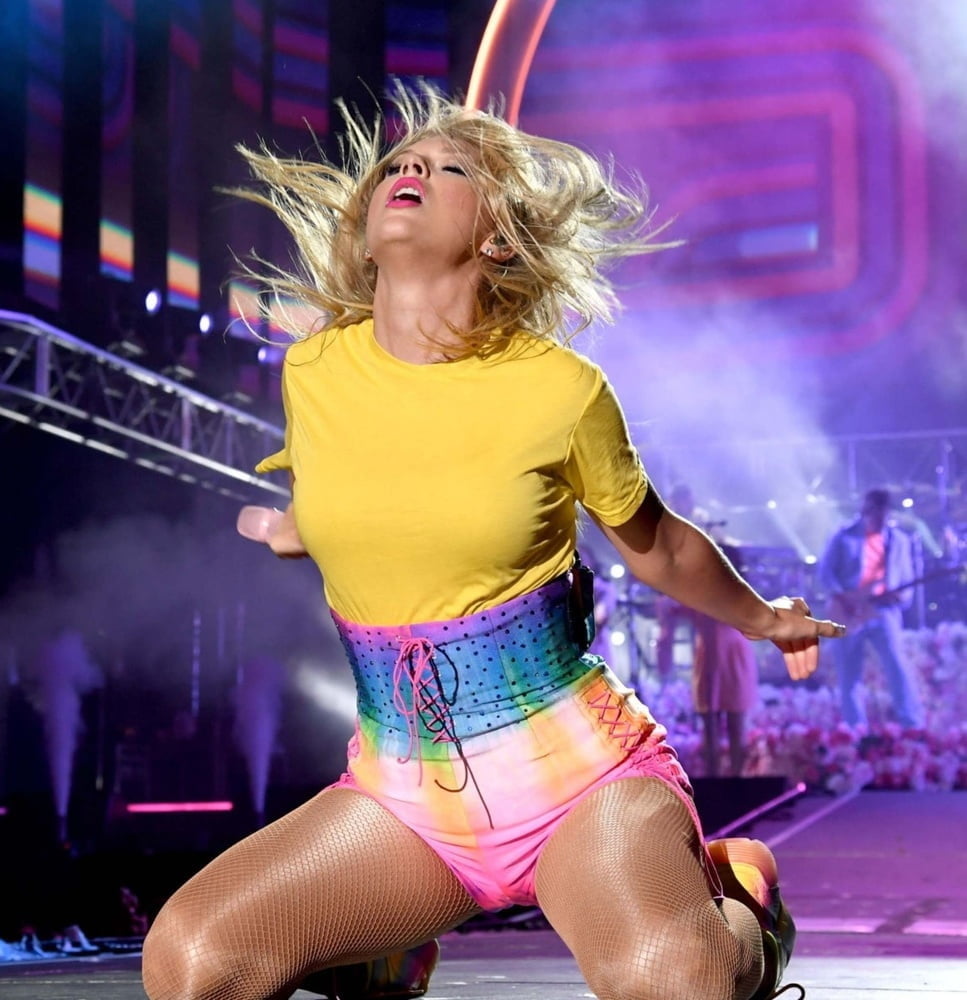 Taylor Swift Stroke Material #87464563