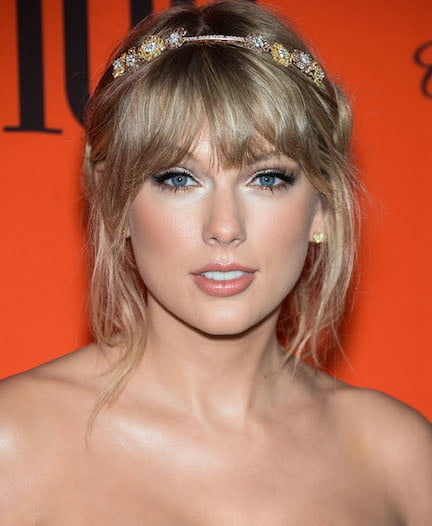 Taylor swift schlaganfall material
 #87464602