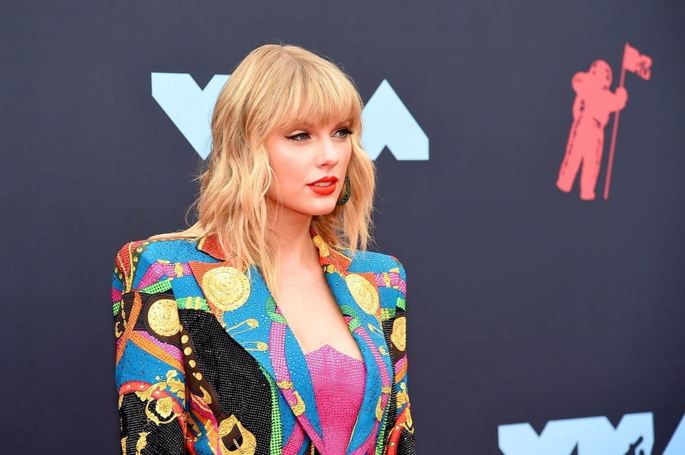 Taylor Swift Stroke Material #87464627