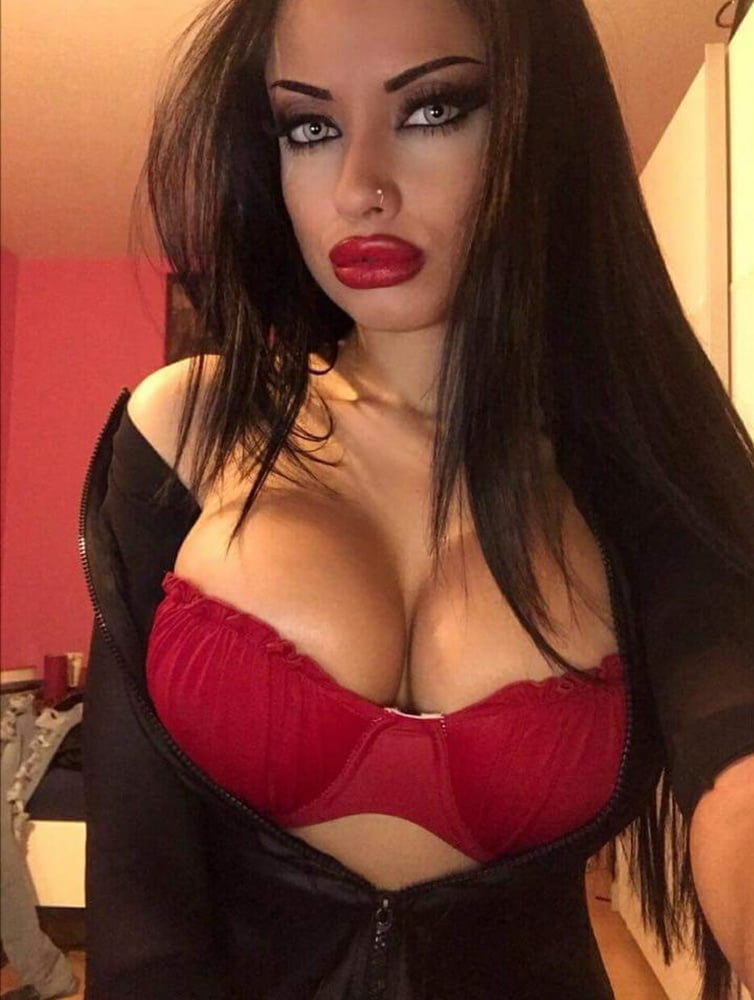 Amazing Babes 7 #98332080