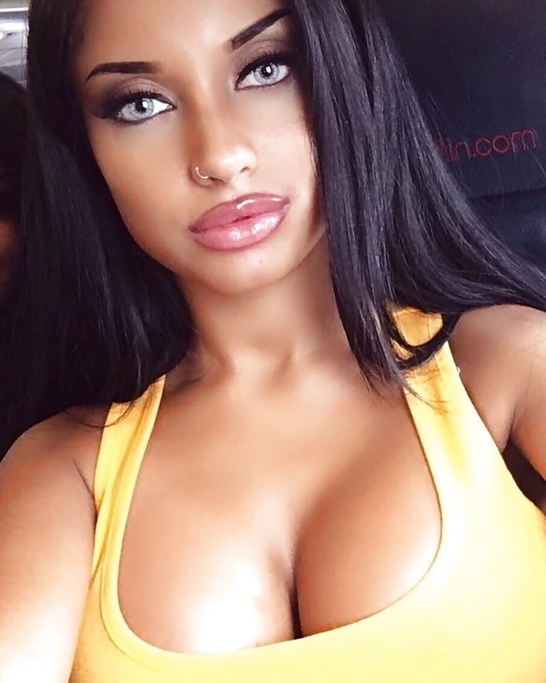 Amazing Babes 7 #98333110
