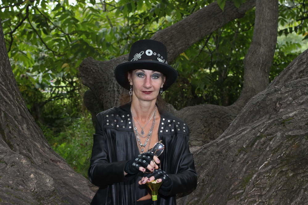 Clockpunk under the tree 2 #107114987